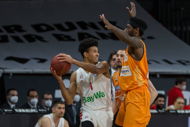 防守反制 防守反制