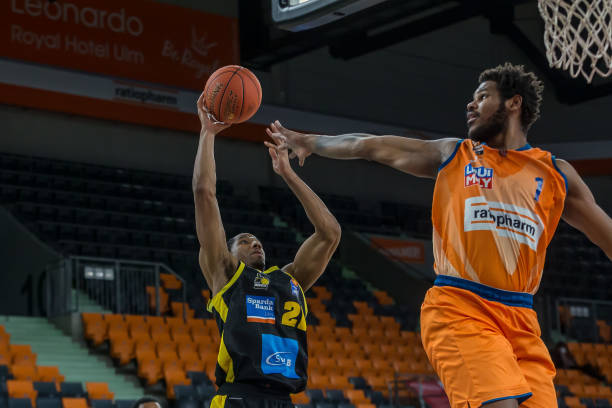 五场比赛中 五场比赛中