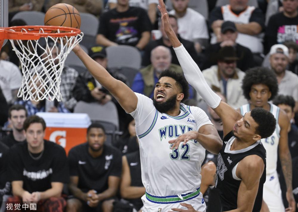 充满张力的 充满张力的